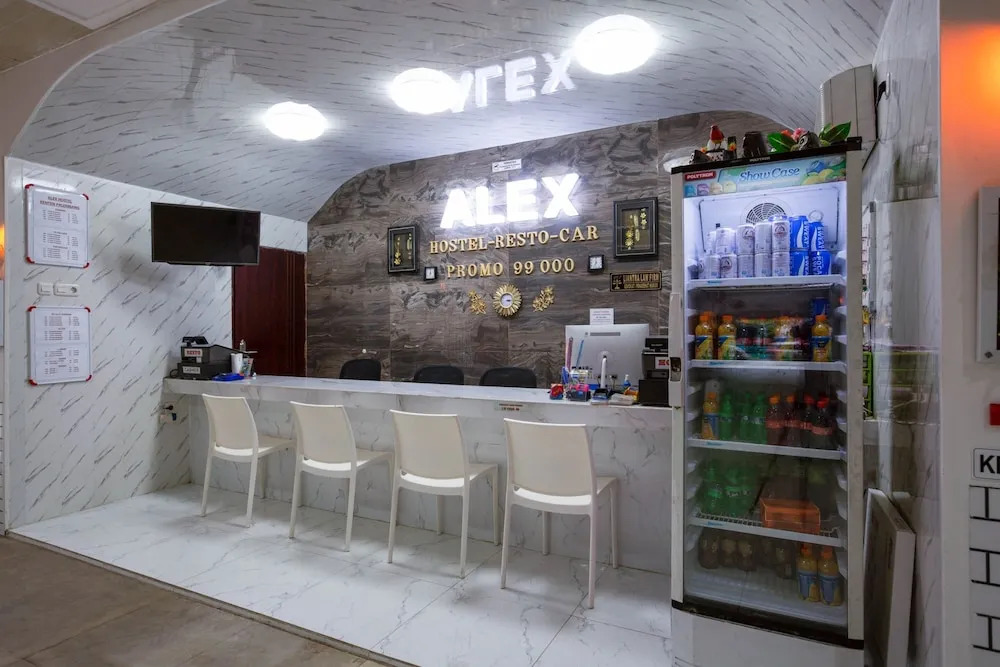 Alex Hostel by OYO Rooms