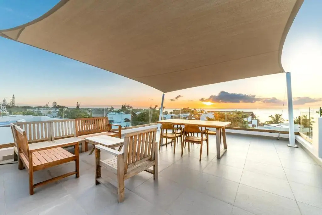 Penthouse 13 - One Bay Residence with private rooftop terrace and dip in pool