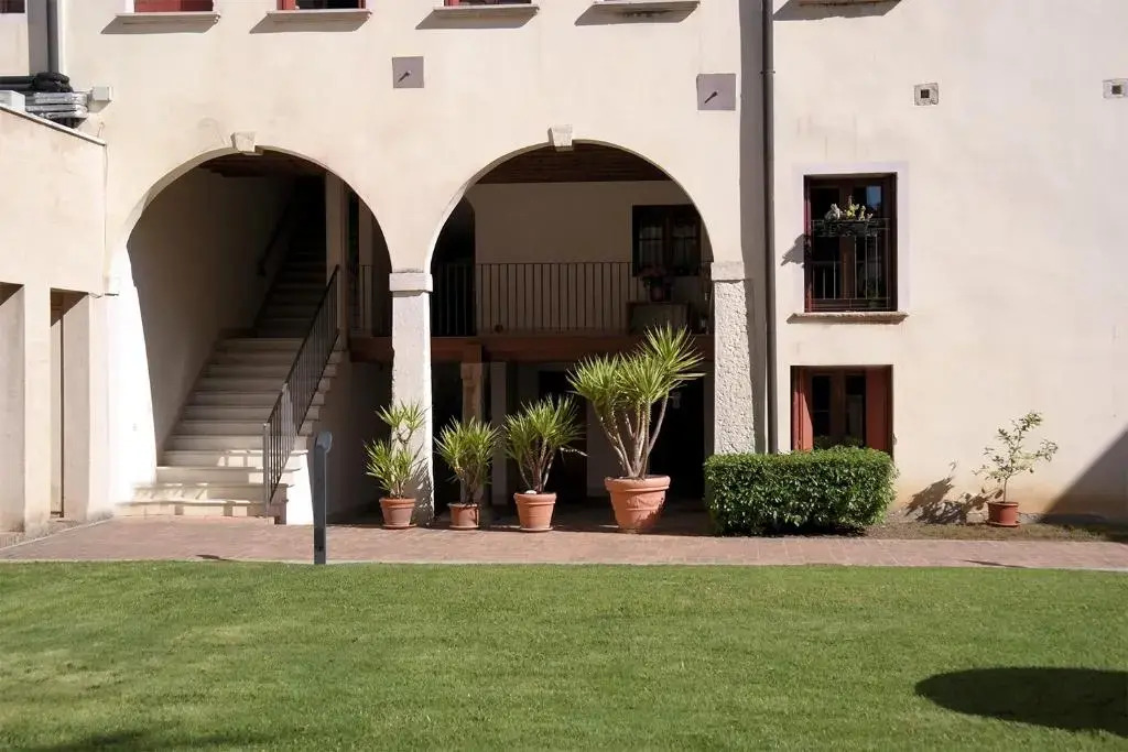 Attico25