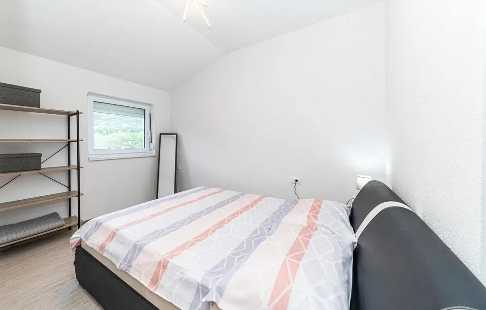 Beautiful Apartment in Kastel Luksic With 1 Bedrooms and Wifi