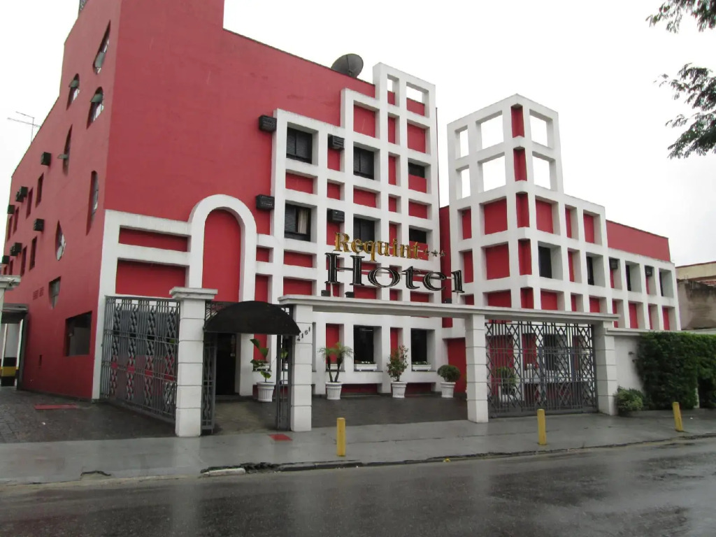 Requint Hotel