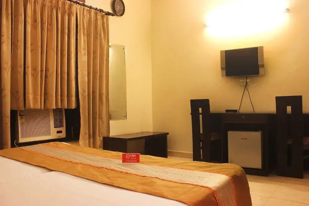 OYO 1875 Hotel Blooms 2