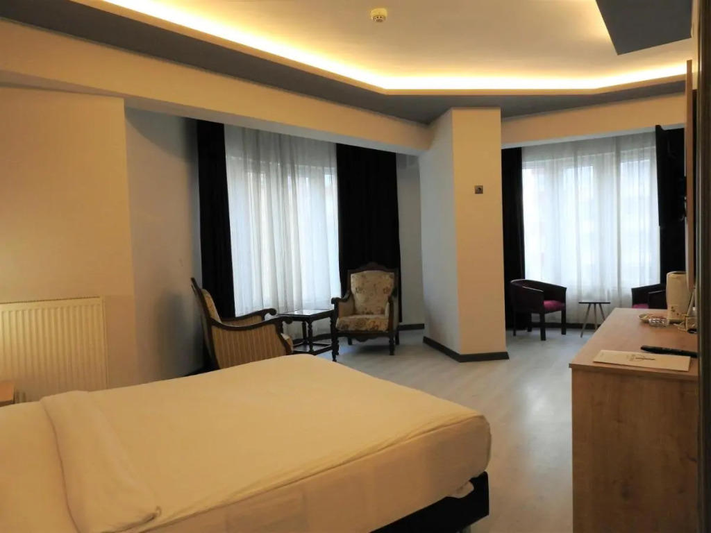 INN TOWN HOTEL