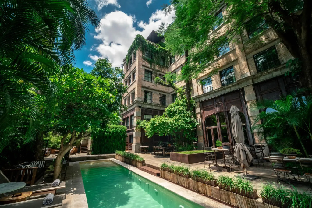 Factoria Hotel