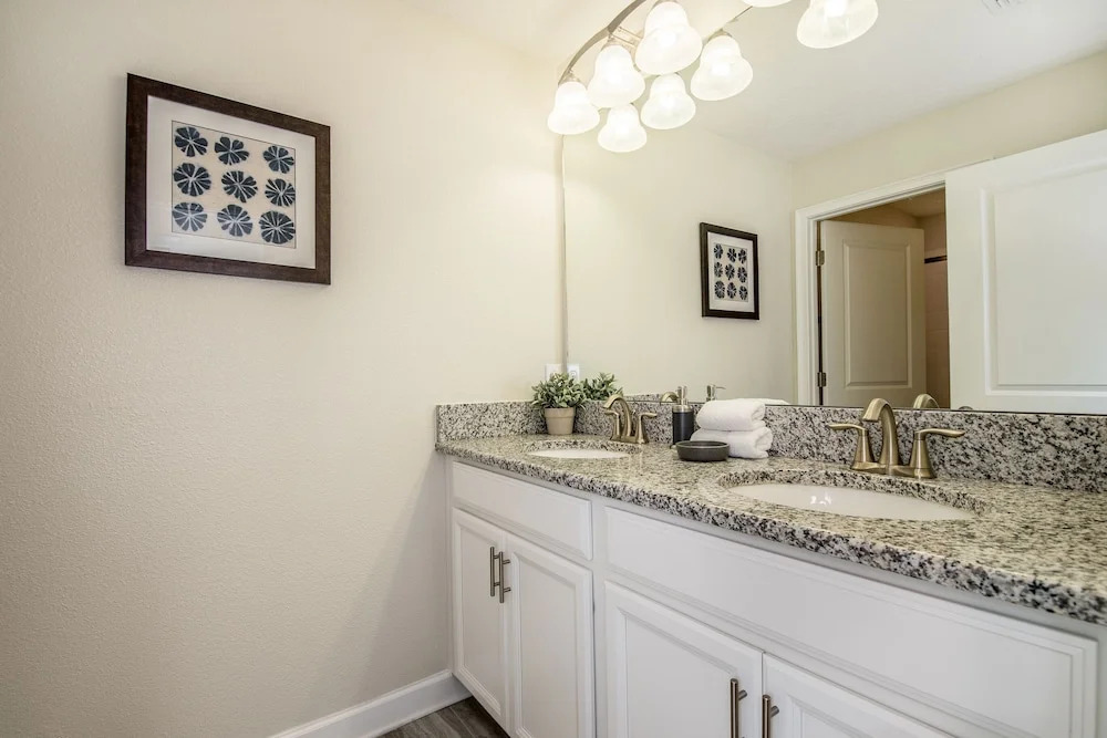 Beautiful 4 Bdrm, 3 Bath Townhome