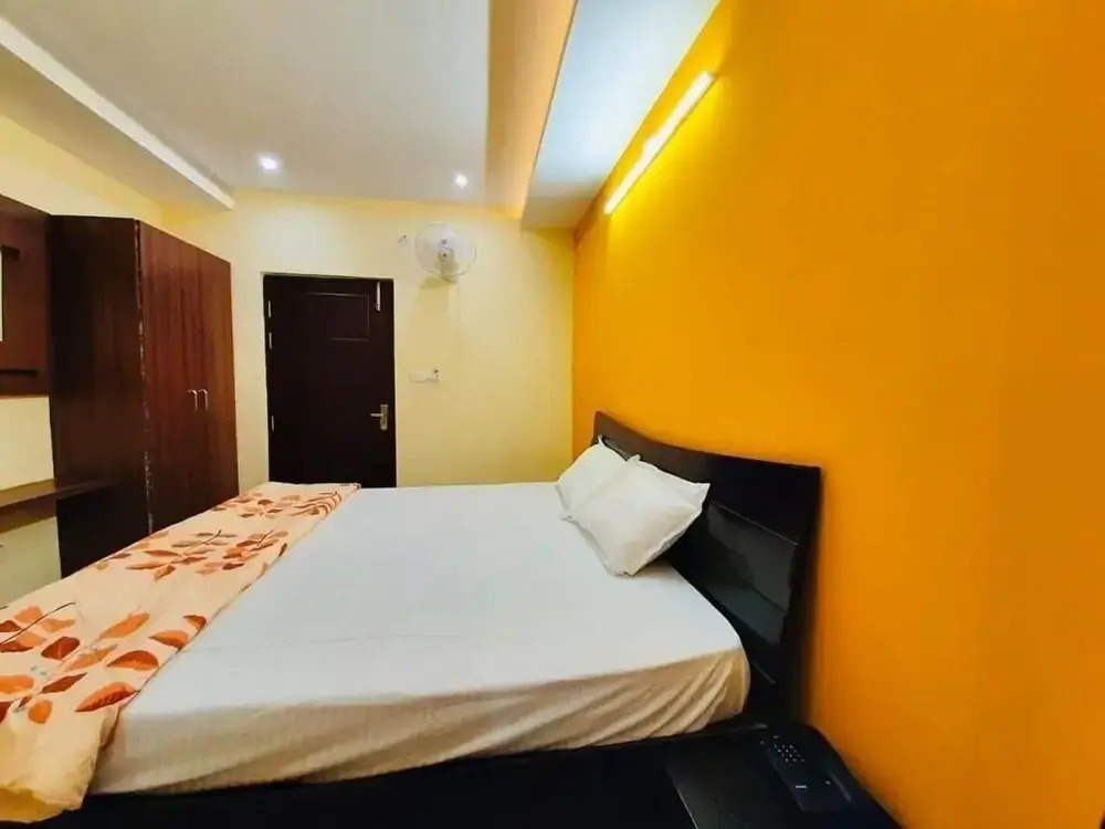 OYO Townhouse SSM Hospital Formerly The Arcas Hotel