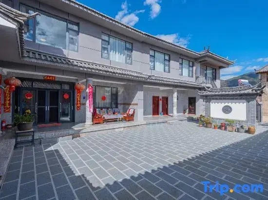 Meet the Snow Mountain View Naxi Courtyard Beauty Stay (Baisha Ancient Town Store)