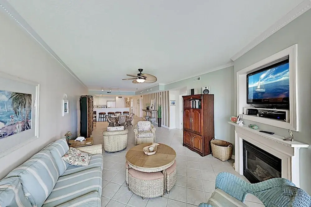 Bayfront Bliss Rooftop Pool, Short Walk To Beach 3 Bedroom Condo