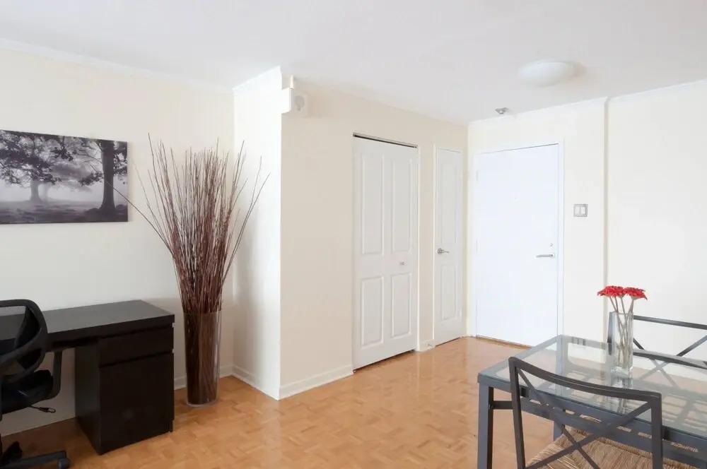Slick 1BR Right Downtown by Namastay