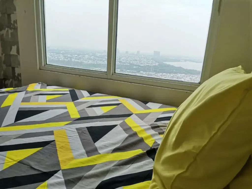 4 Bed Condo Sleeping by The Sea