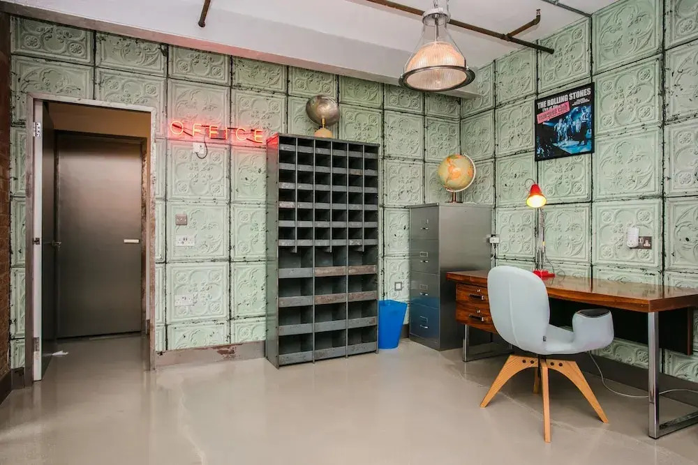 Modern 3 Bedroom Apartment In Soho