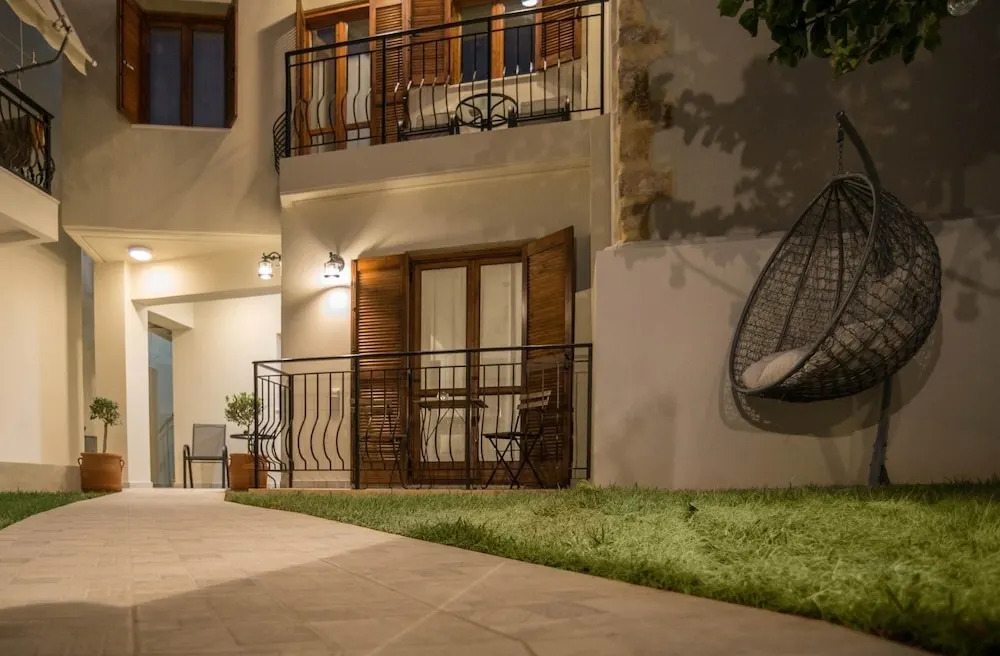 Aelia Apartments