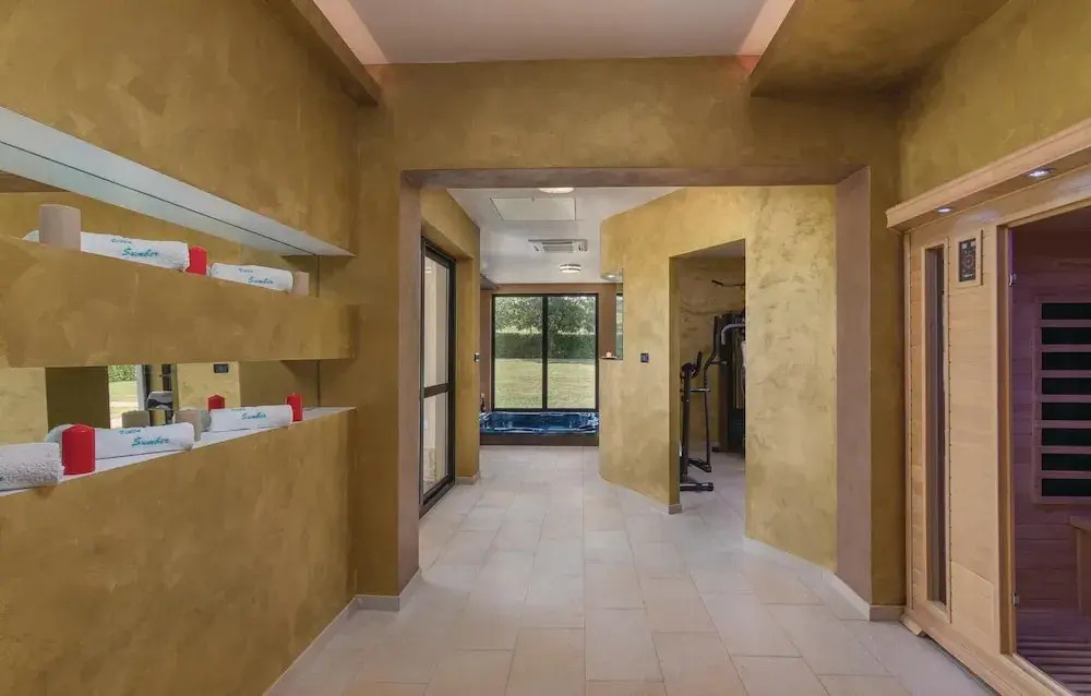 Awesome Home in Sumber With Sauna, Wifi and 7 Bedrooms