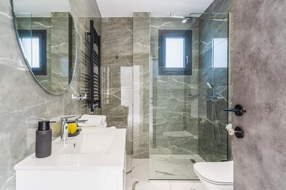 Casino & Mall Luxury Penthouse Suite