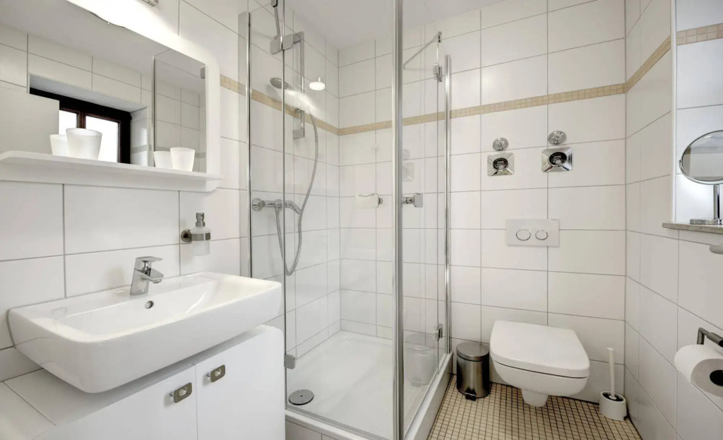 [R2b] Serviced Apartment