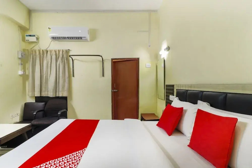 OYO 43893 Uhome Hotel Pvtltd