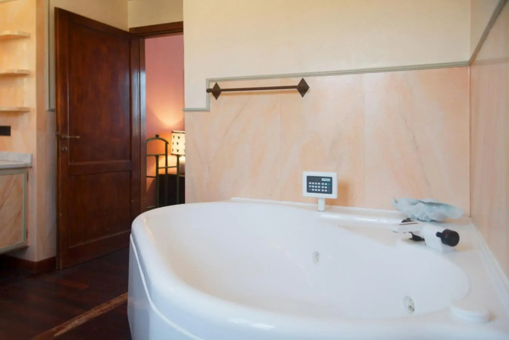 Historic house sleeping 8 with triple services in the center of Portoferraio with large terrace over-LA TERRAZZA DI NAPOLEONE