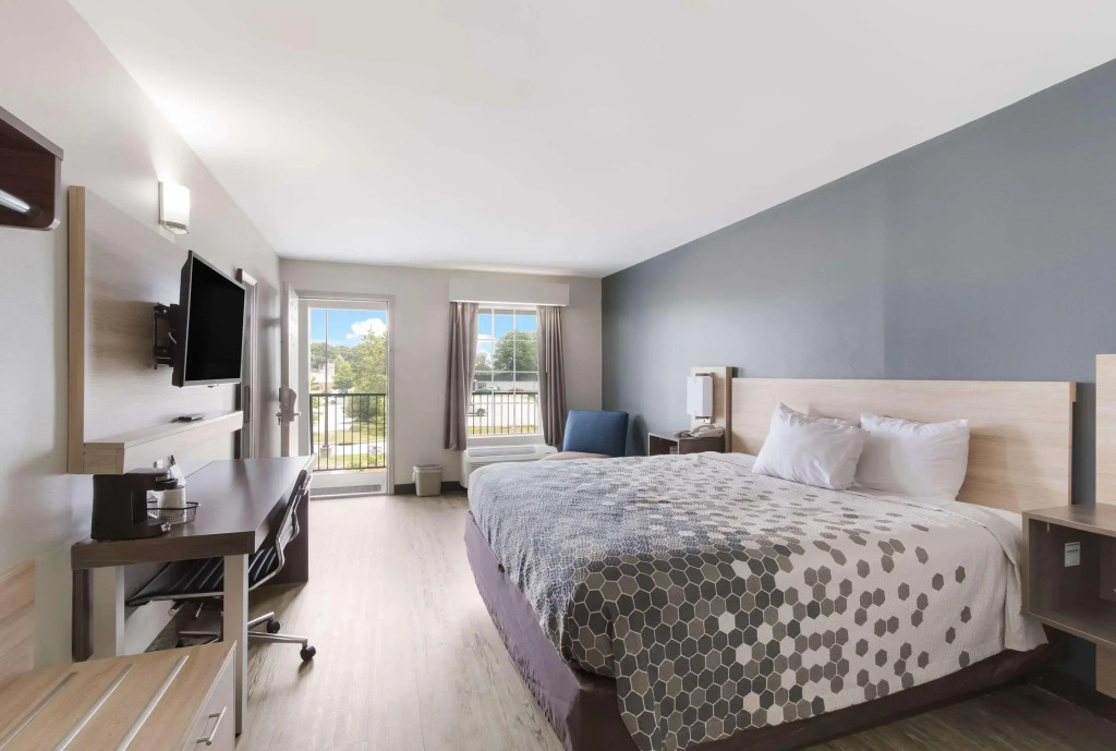 Econo Lodge Greenville near University