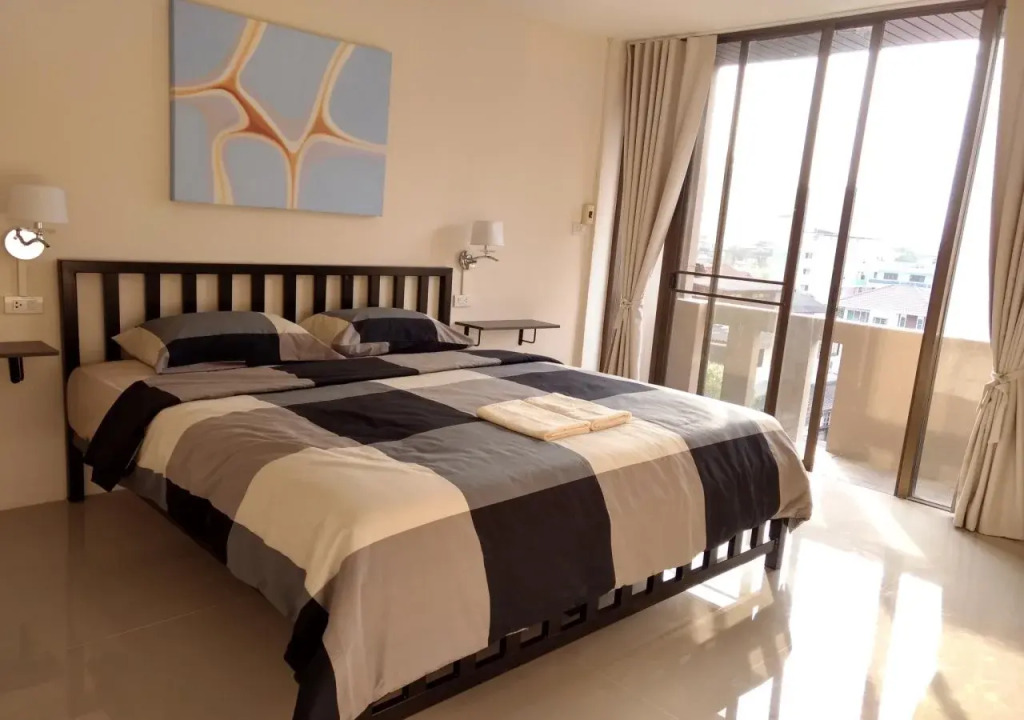 Rama 9 Kamin Bird Hostel