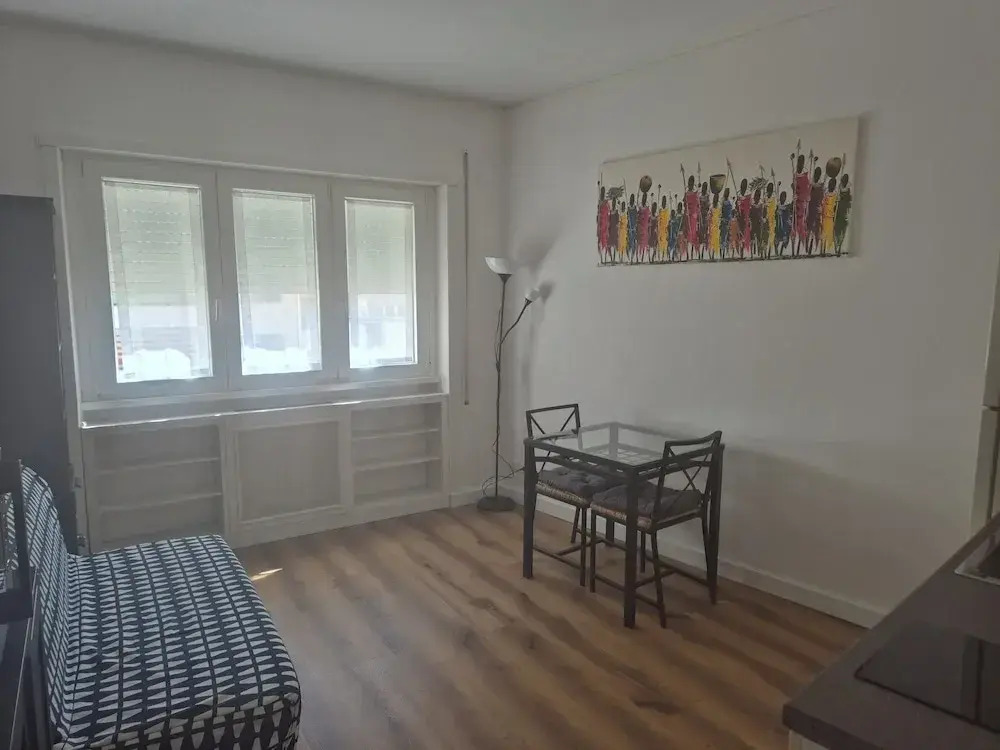 Casa Dolce Casa - Dual Modern Apartment, 1 min from Metro, up to 9 Guest