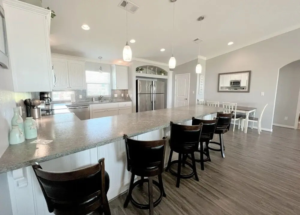 Beaches Be Trippin' 4 Bedroom Home by RedAwning