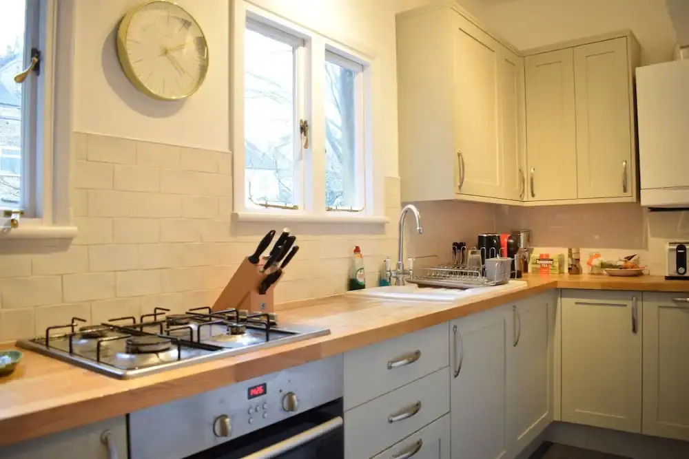 Bright 1 Bedroom Flat in Brixton
