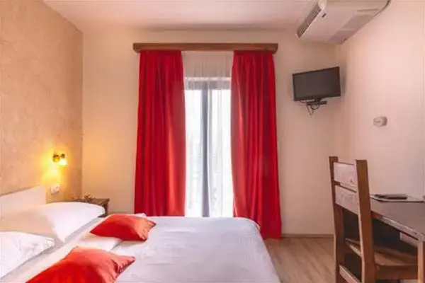 B&B Tonivale - Heated Pool, Padel & Meeting Room