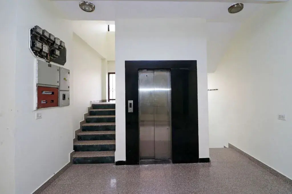 Vashu Residency By OYO Rooms