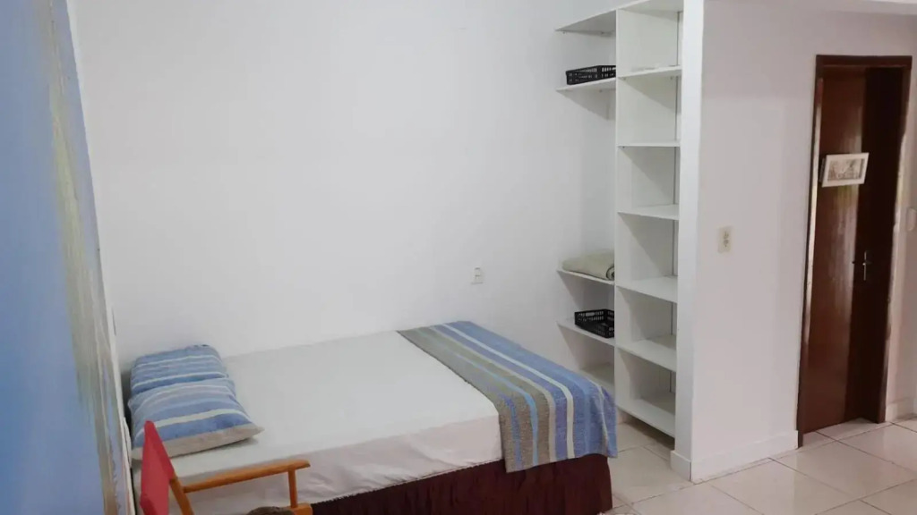 FLAT COM AR COND. WI-FI TV a CABO PERTO DA PRAIA
