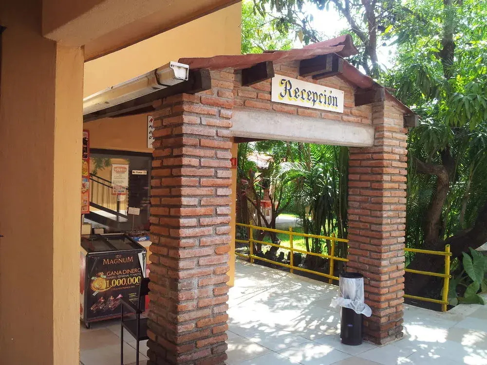 Hotel Uke Inn Terán