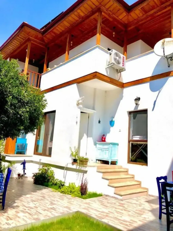 Lacivert Otel Akyaka