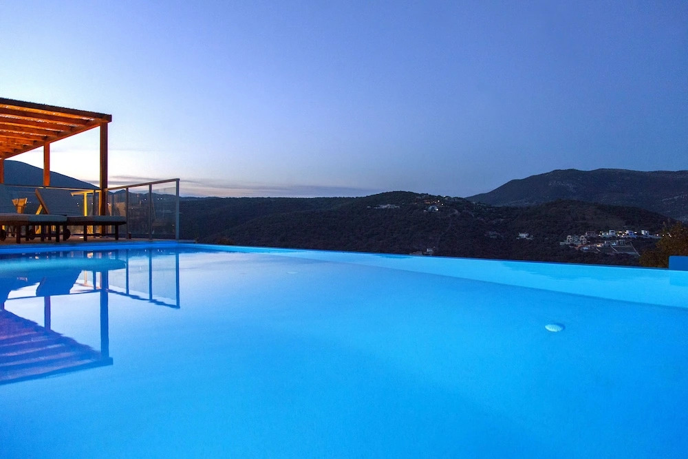 VILLAS MIRO - Luxury Villas with Direct Sea Access for 14 people