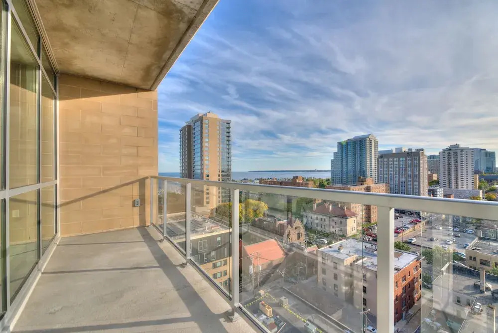 Lake Michigan Lux Apartments by Barsala