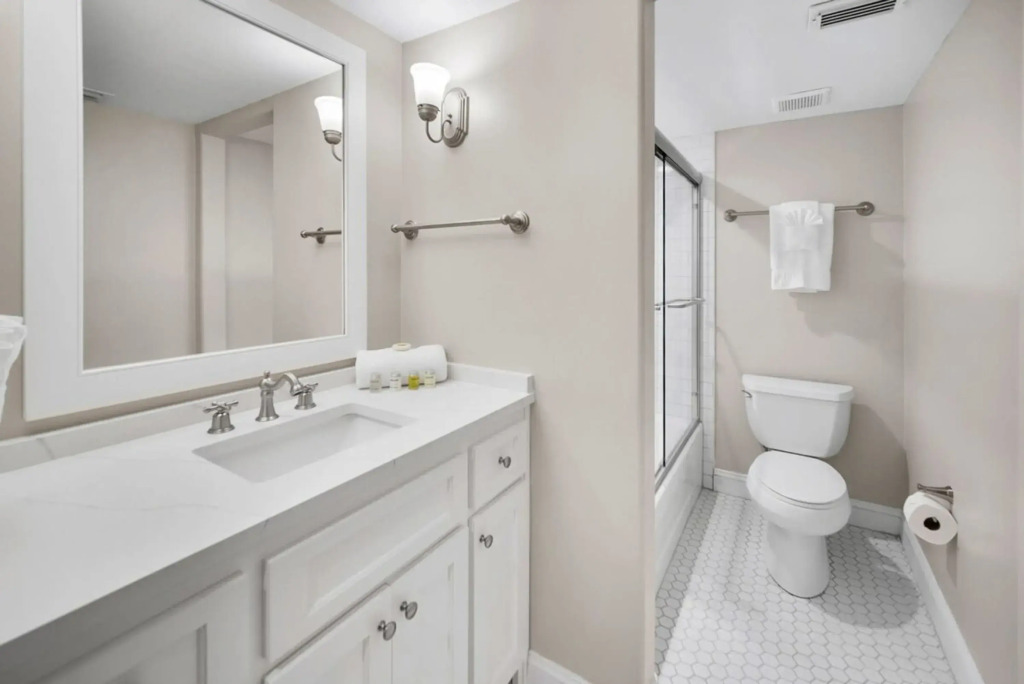 Modern & Spacious PCB Condo! 1st Floor, Pvt Porch