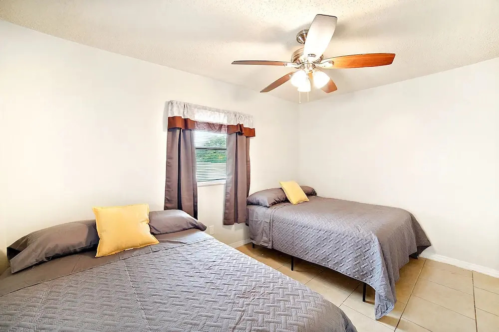 3BR House in Tampa by Tom Well IG - 2911