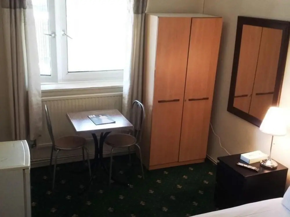 Whitechapel Rooms