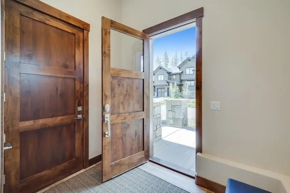 Wolverine Lookout 3 Bedroom Townhouse by Redawning
