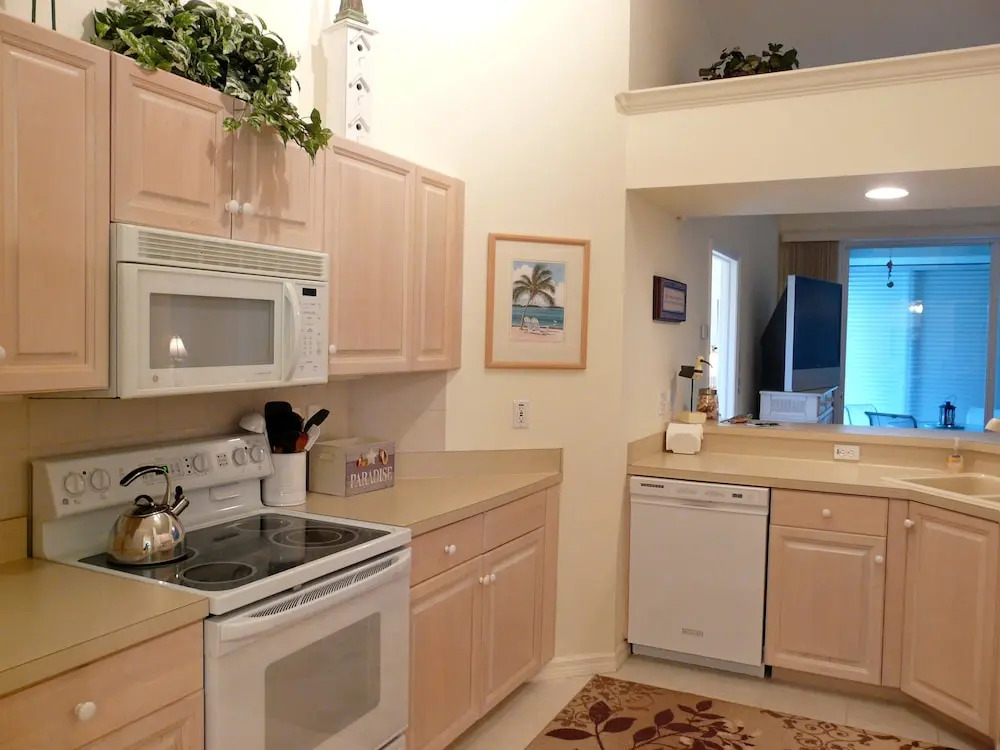 Quiet, Gated Community With Pool and Tennis Courts