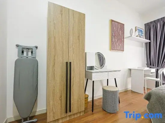 Stylish 3BR M Vertica Walk to MRT & Velocity Mall