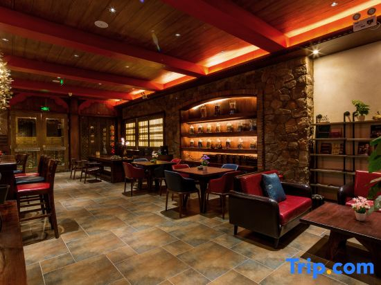 Xiangge Huangfu Holiday Hotel