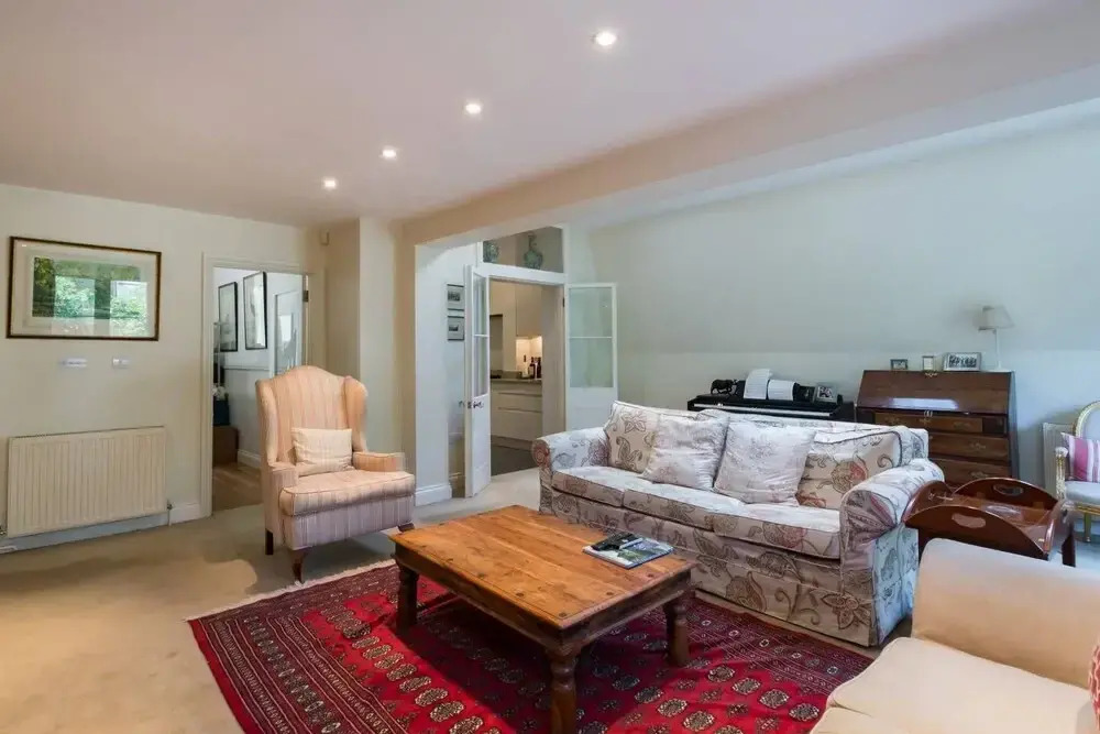 Traditional 5bed family home, 2min from tube