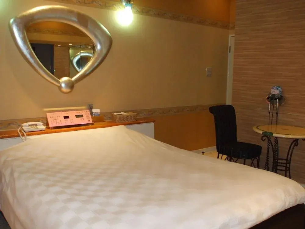 Hotel Large