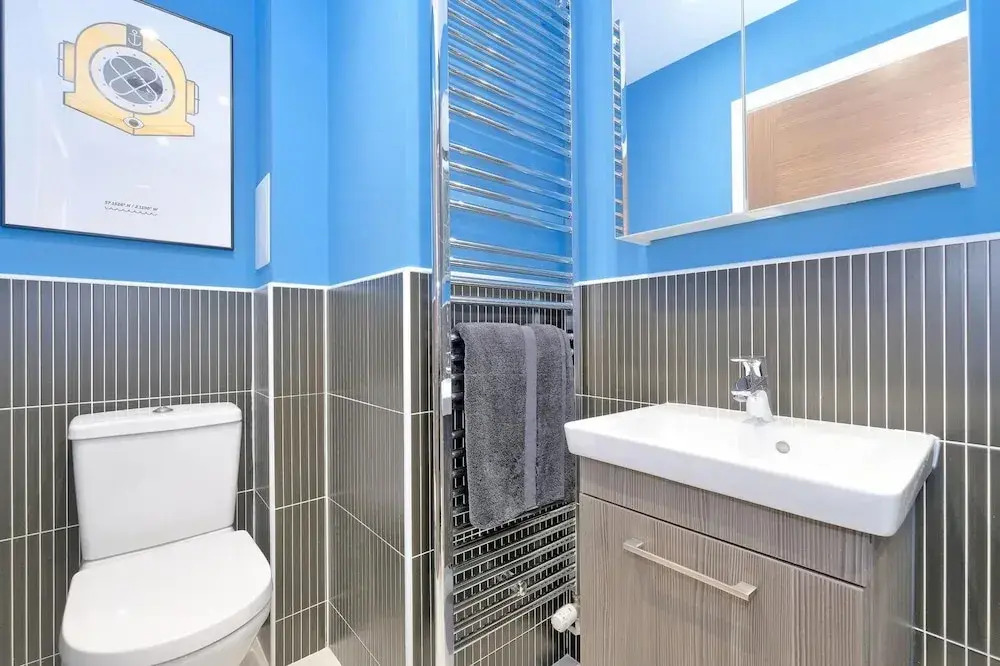Stunning Central Two Bedroom Executive Apartment