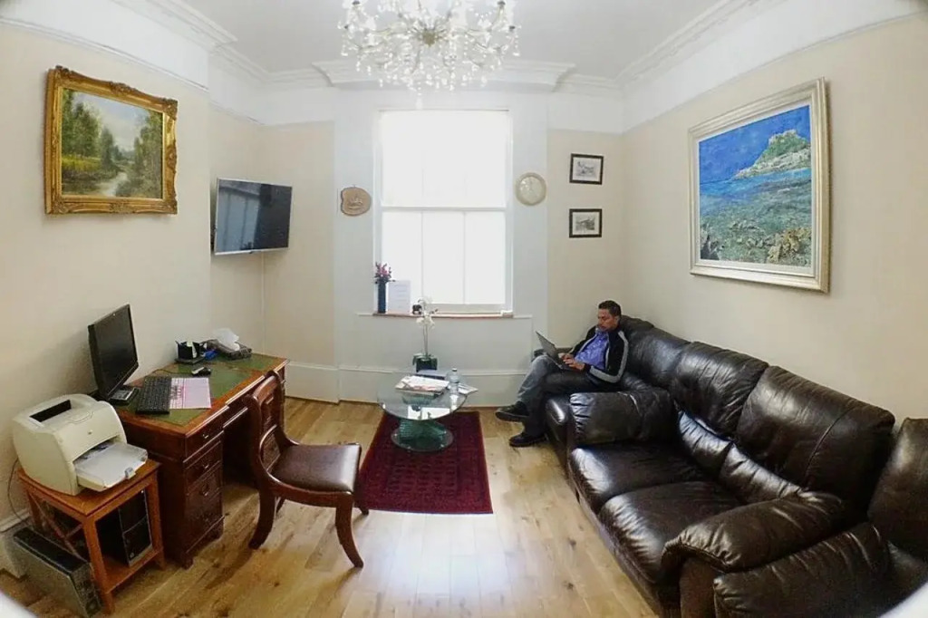 Ventures Hotel