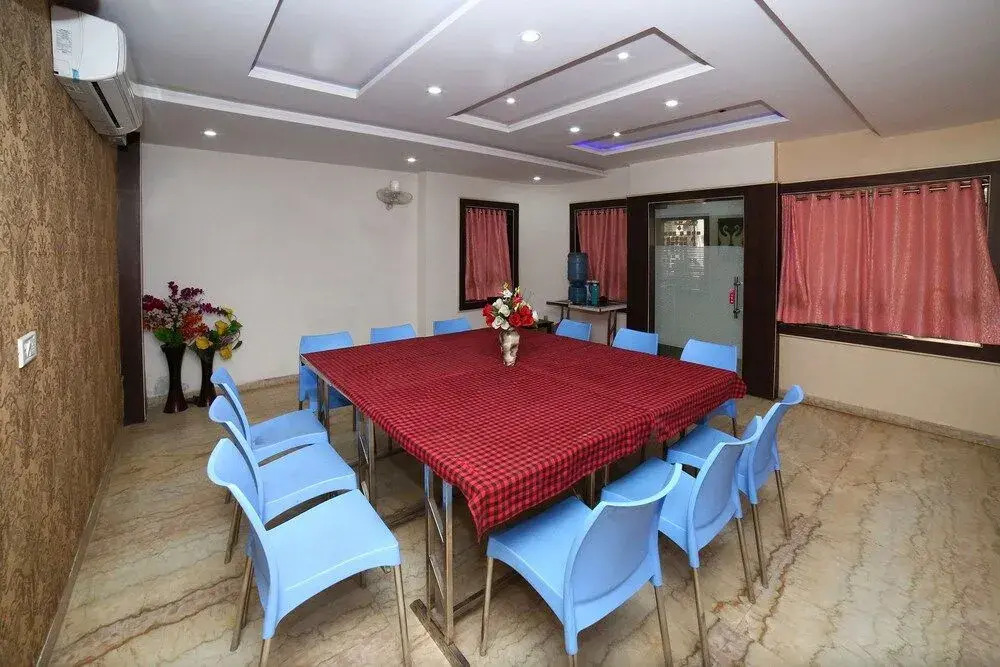 OYO 19387 Palace Guest House