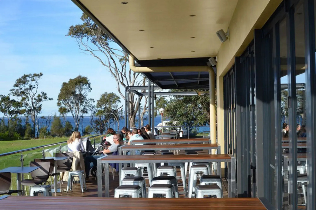 Huskisson Hotel
