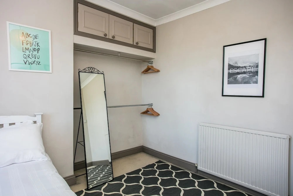 Spacious 4 Bedroom Home In Finsbury Park