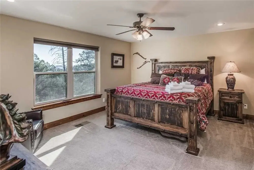 Abbey Lodge - Nine Bedroom Cabin with Hot Tub