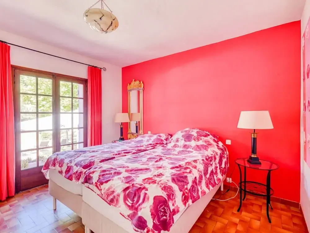 Villa With Guest Accommodation and Heated Pool in Sainte Maxime