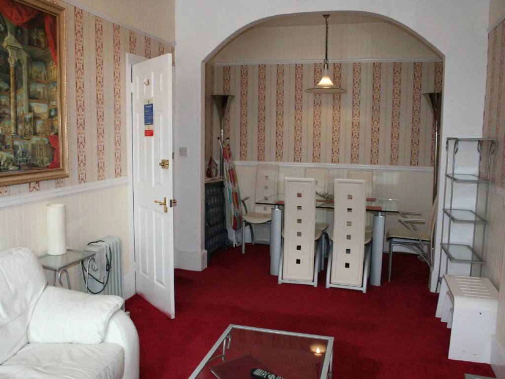 Ilfracombe House Hotel - near Cliffs Pavilion